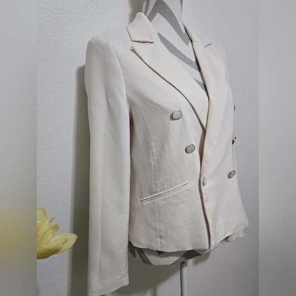 House of Harlow 1960 Cream Color Blazer with Pearlescent Buttons - Picture 2 of 13